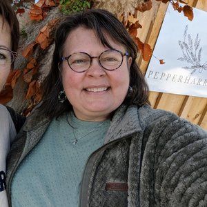 Upscale middle-aged professional seeking compatible closets!